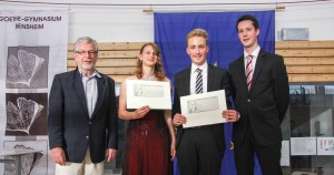 Goethe-Preis 2013: Marina Rinke und Laurien Wüst (Mitte) zusammen mit Jörg Fischer (Förderverein) und dem Laudator Eric Laubach